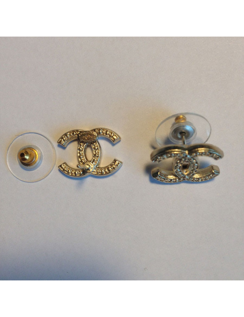 Clous d'oreille CHANEL cloutés dorés or pâle