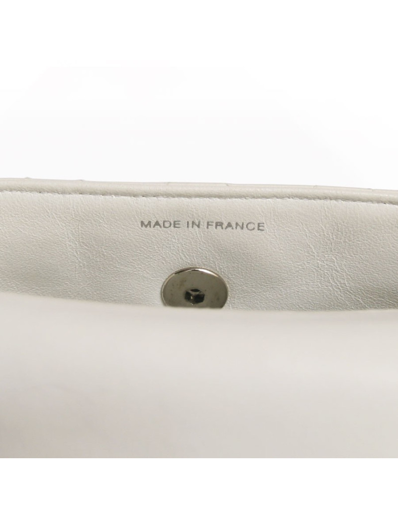 mini sac CHANEL cuir matelassé blanc