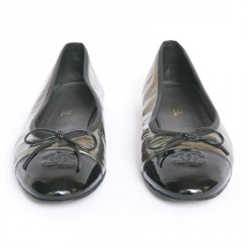 CHANEL T40 two-tone patent leather ballerinas