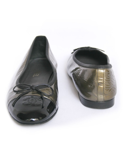 Ballerines CHANEL T 40 cuir verni bicolore