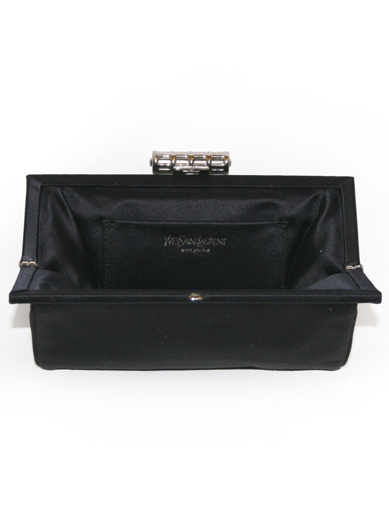 Pochette du soir YVES SAINT LAURENT en satin noir 