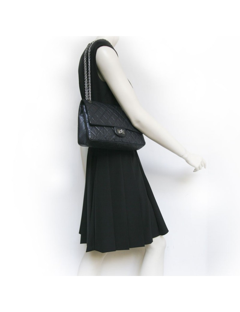 Sac CHANELE timeless bleu marine cuir vieilli