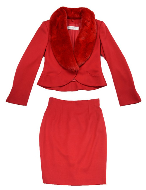 Tailleur CHRISTIAN DIOR rouge avec col en vison