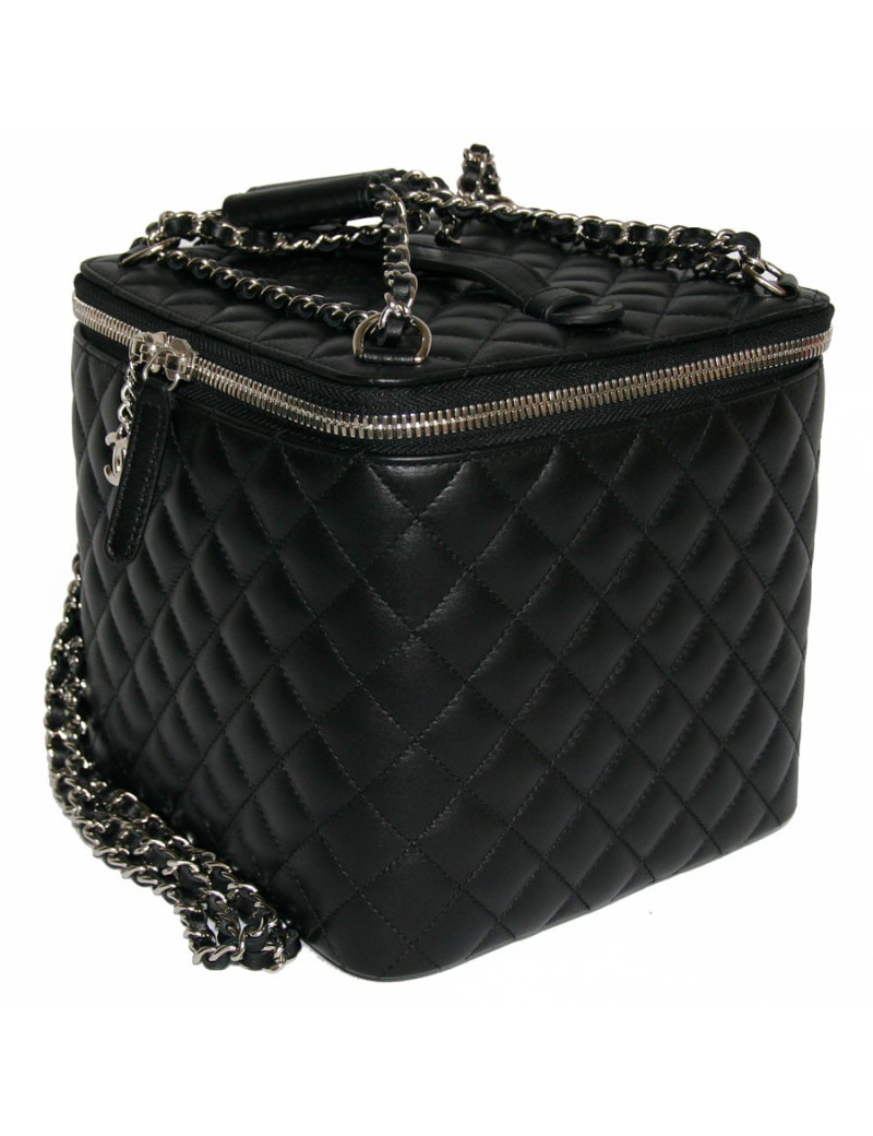 CHANEL black quilted leather jewelry box