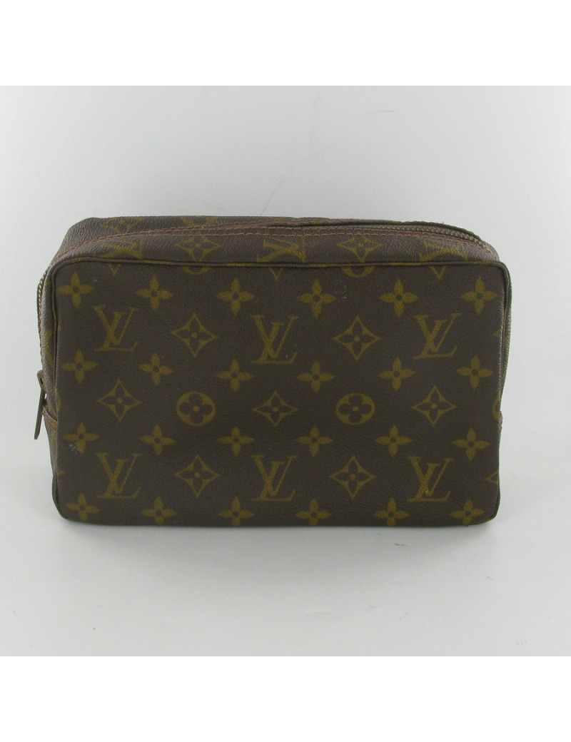 LOUIS VUITTON toilet Kit