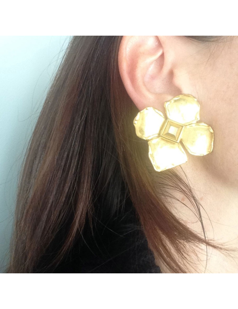 Clips d'oreille YVES SAINT LAURENT trèfle à 4 feuilles dorées 