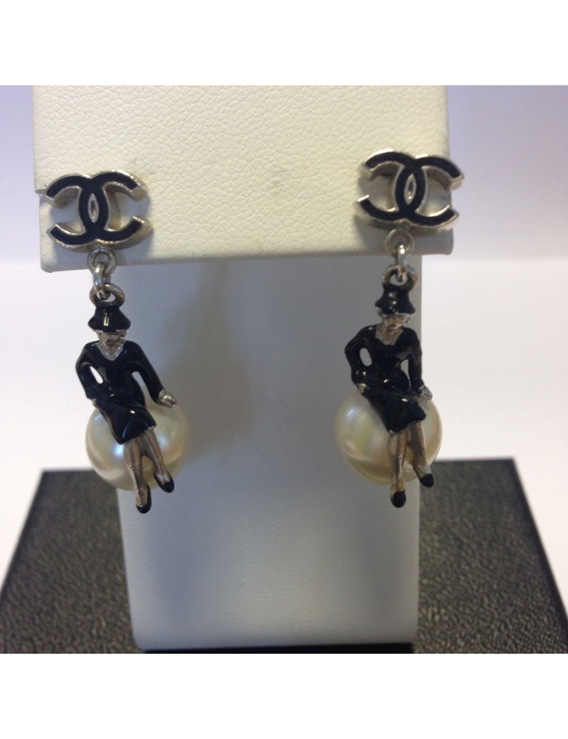 Clous d'oreille CHANEL collector "Mademoiselle Coco"