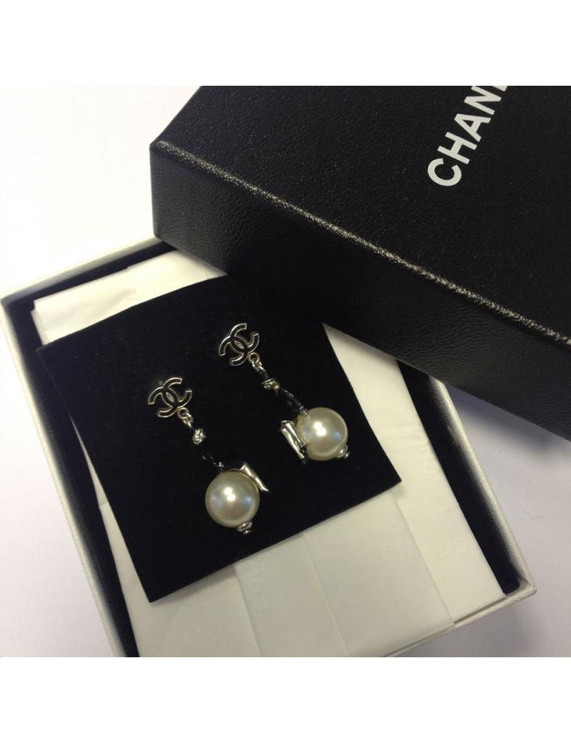 Clous d'oreille CHANEL collector "Mademoiselle Coco"