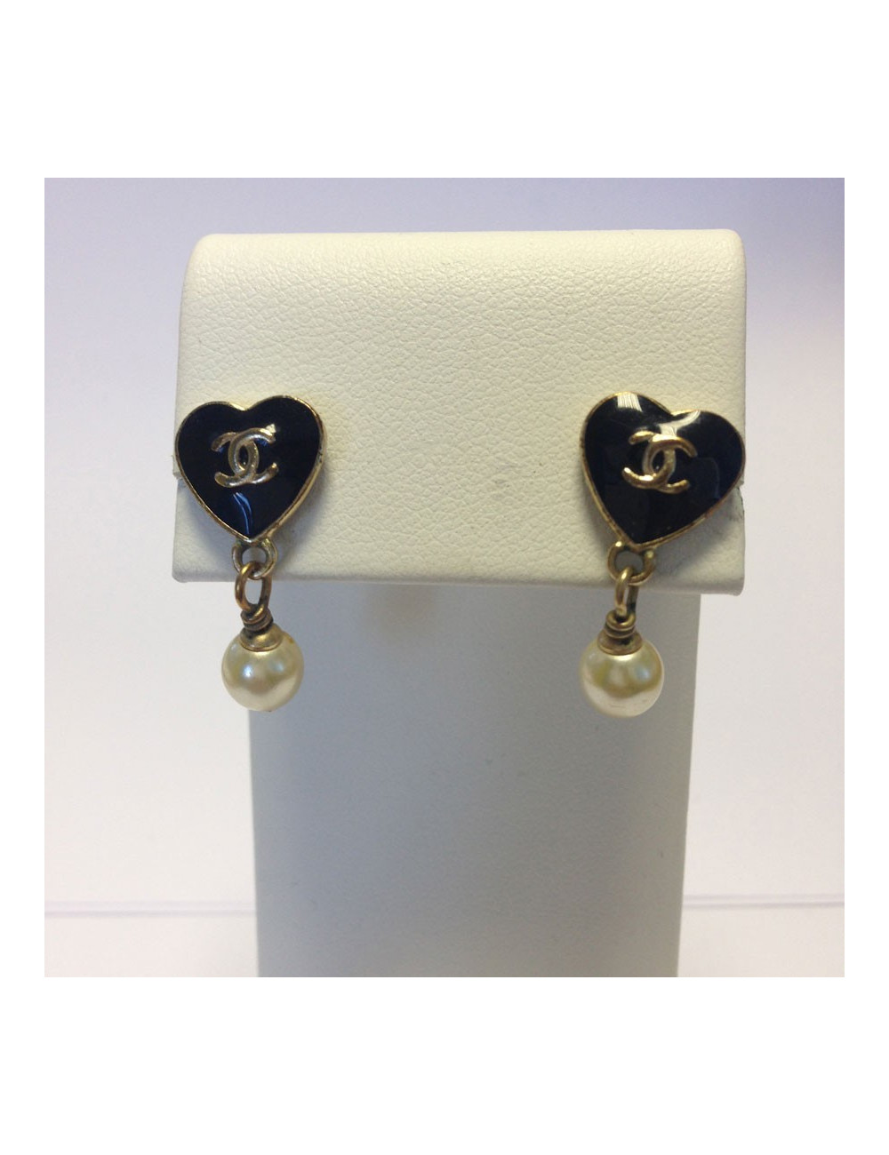 Clous d'oreille CHANEL coeur et perle