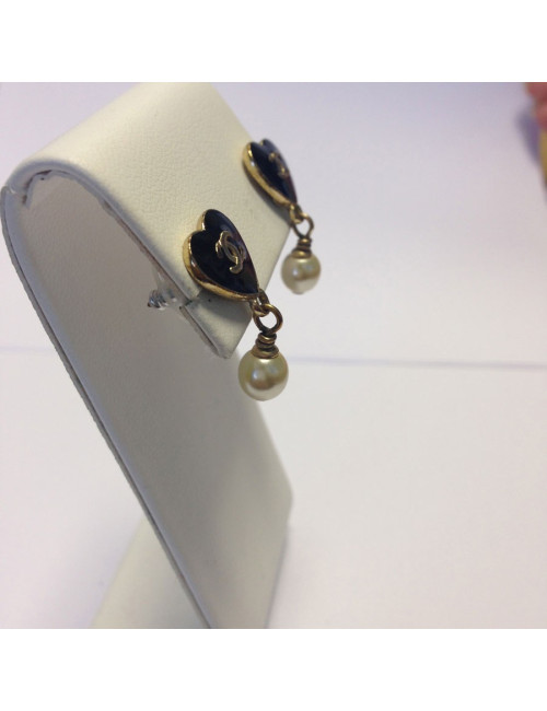 Clous d'oreille CHANEL coeur et perle