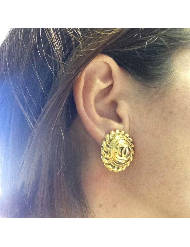 Clips d'oreille CHANEL  vintage dorés