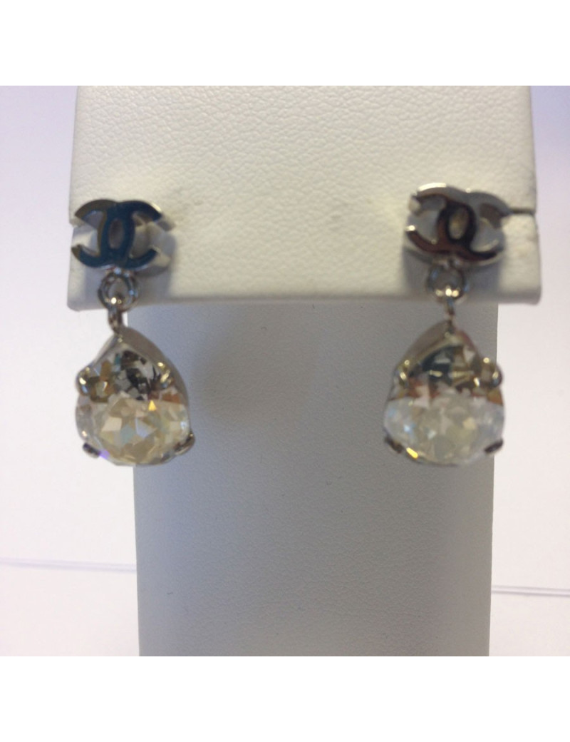 Clous d'oreille CHANEL strass pendantes