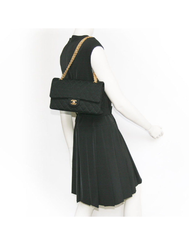Sac timeless CHANEL  en jersey noir 