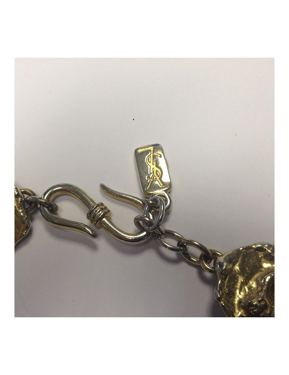 Collier "signes du zodiaque" YVES SAINT LAURENT doré