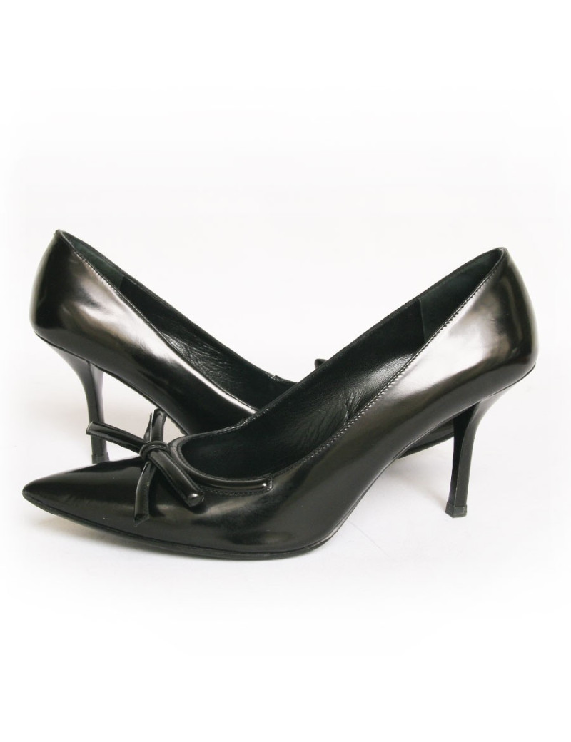 Escarpins PRADA t 39.5 cuir verni mat