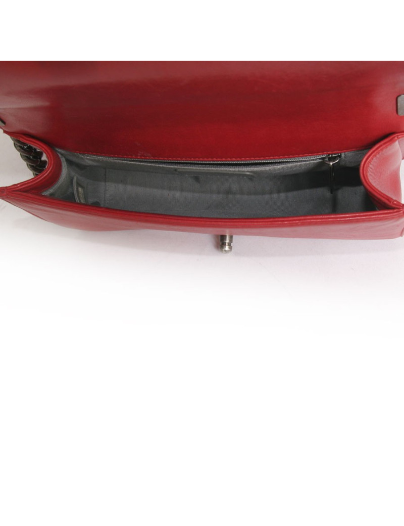 Sac boy CHANEL en galuchat rouge 