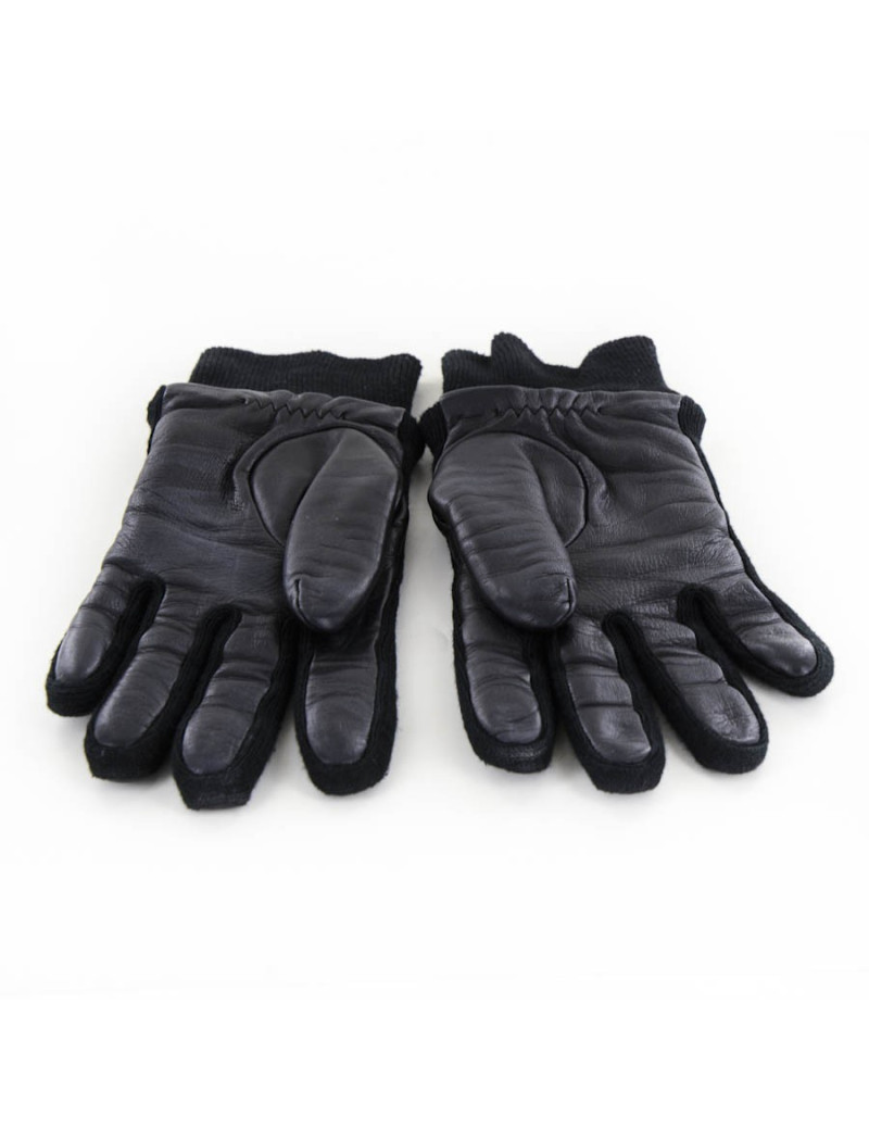 Paire de gants CHANEL en cuir noir