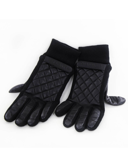 Paire de gants CHANEL en cuir noir