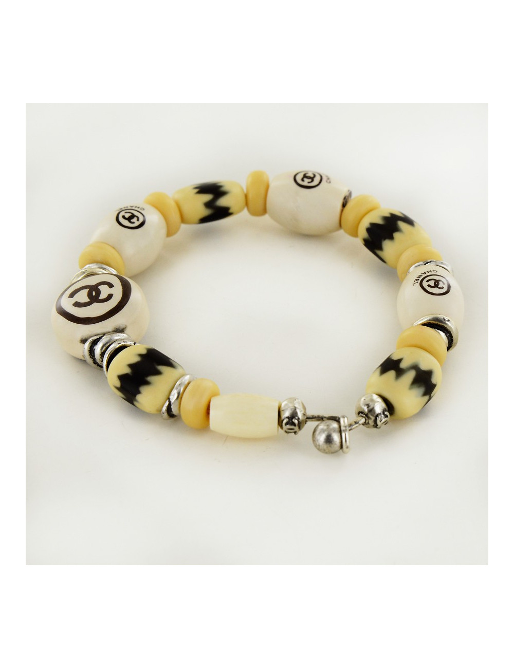 Bracelet CHANEL en bois