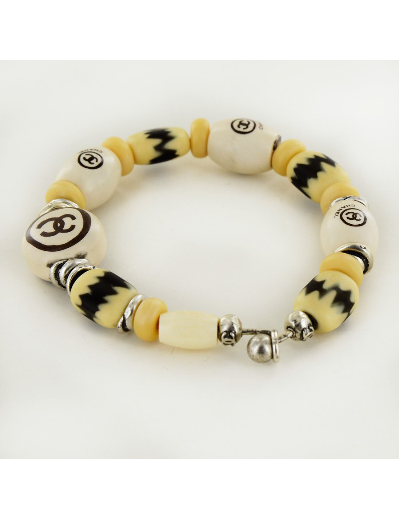 Bracelet CHANEL en bois
