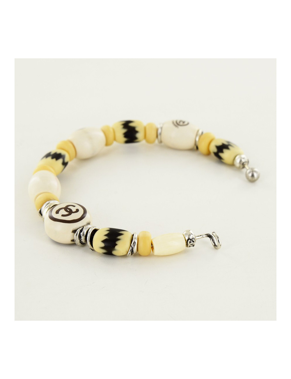 Bracelet CHANEL en bois