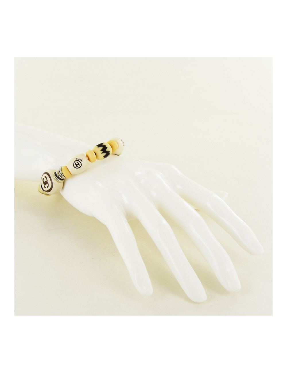 Bracelet CHANEL en bois