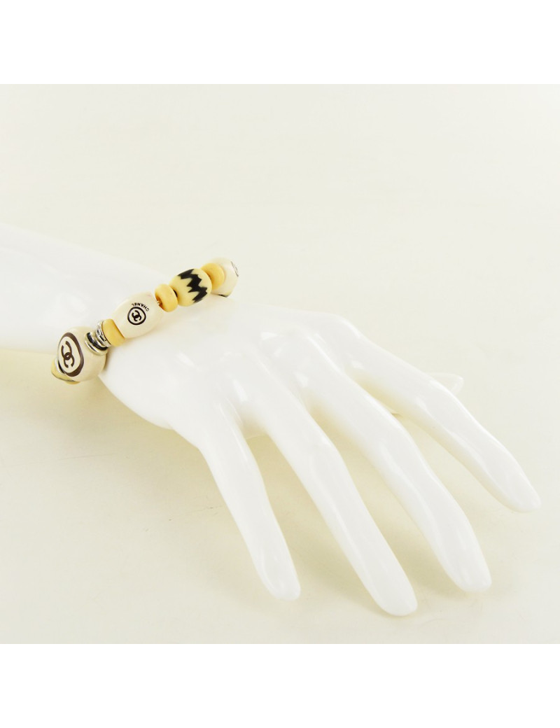 Bracelet CHANEL en bois