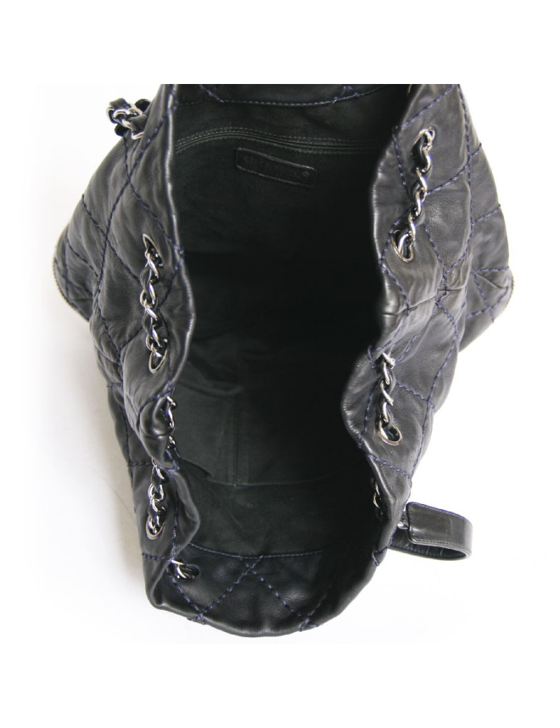 Sac besace CHANEL bleu marine