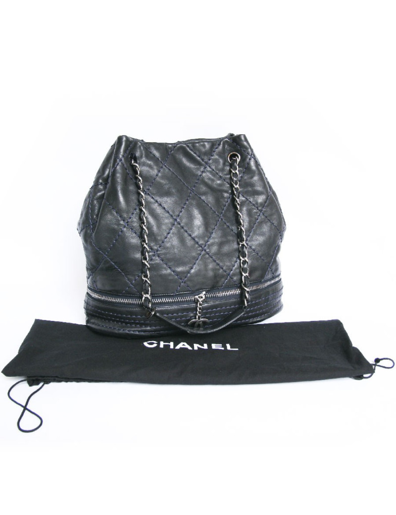 Sac besace CHANEL bleu marine