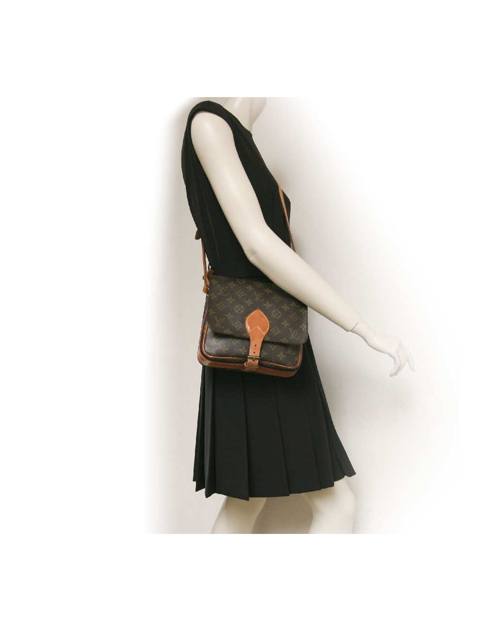 Sac "cartouchière" LOUIS VUITTON toile monogram PM