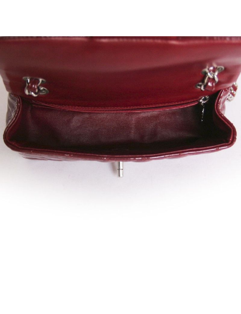 Sac timeless CHANEL verni framboise
