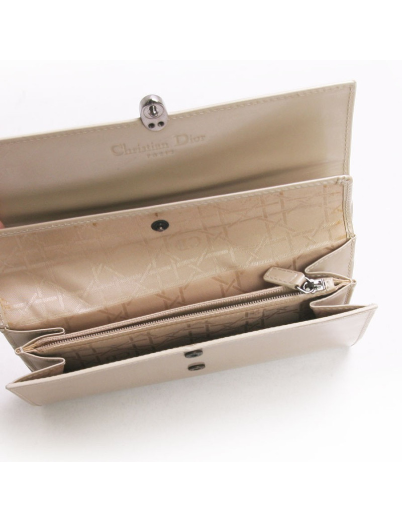 Sac" lady Perla" DIOR en vernis crème GM et son porte-monnaie