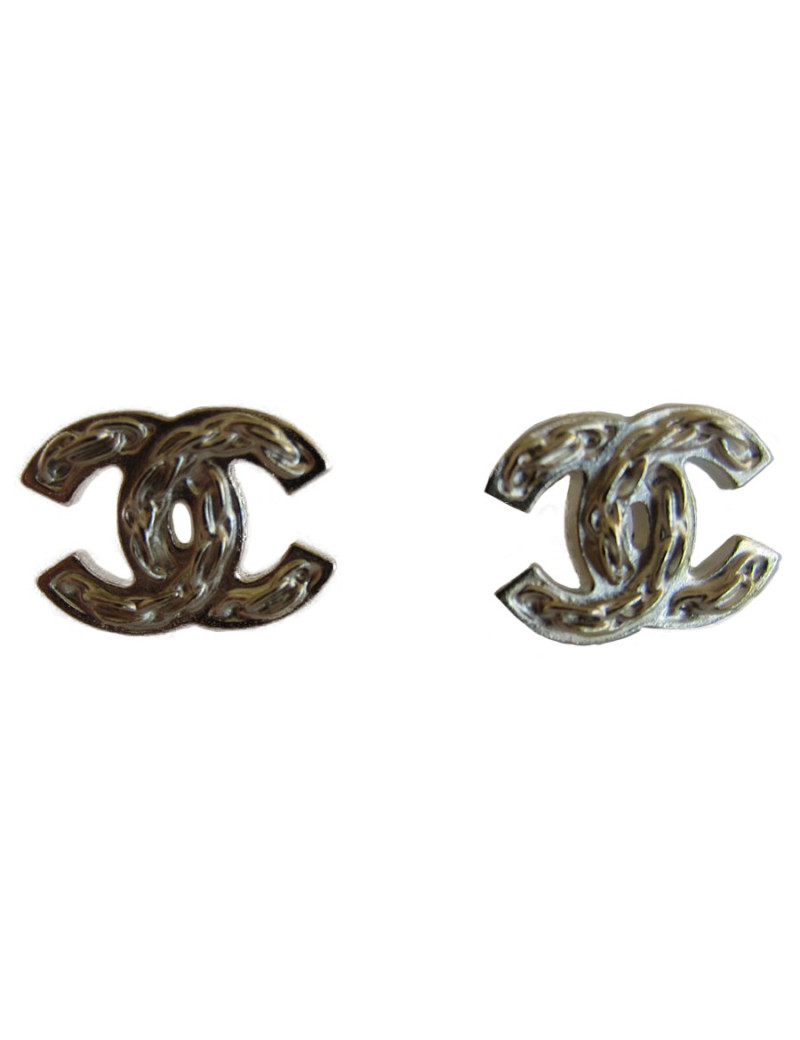 Clous CC CHANEL motif chaine or pâle