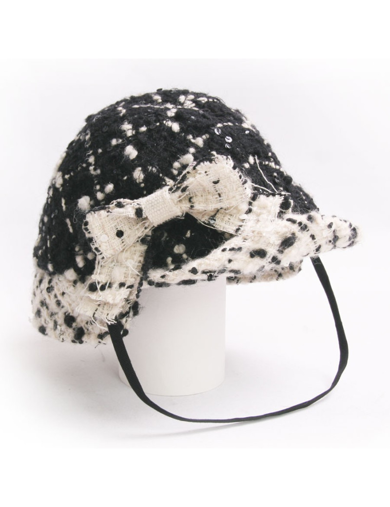 Chapeau CHANEL t 57 tweed noir et crême