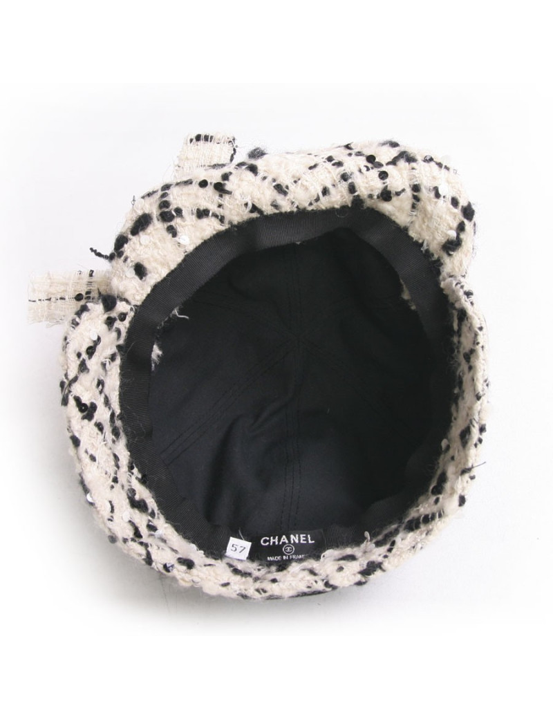 Chapeau CHANEL t 57 tweed noir et crême