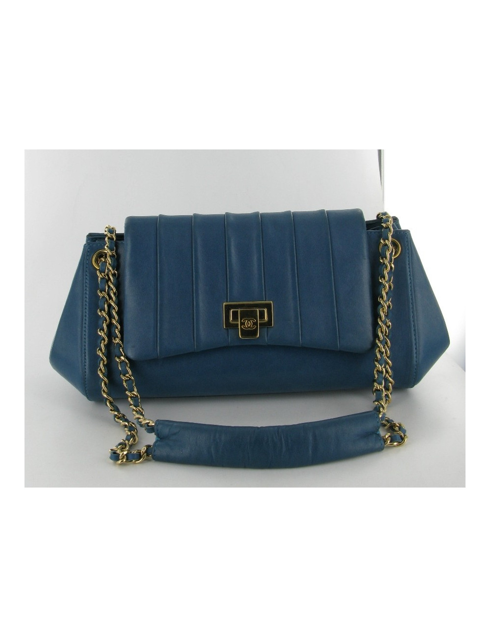 Bag blue leather attributes Golden CHANEL
