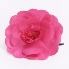 Broche Camélia CHANEL en tissu rose fushia 