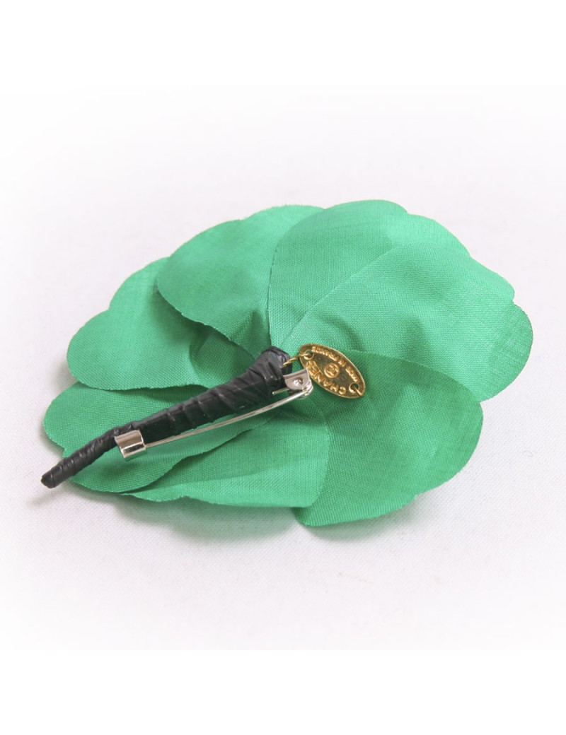 Broche en tissu vert CHANEL 