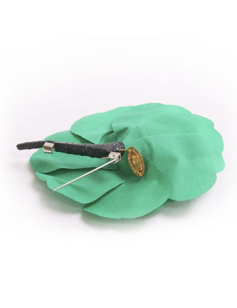 Broche en tissu vert CHANEL 