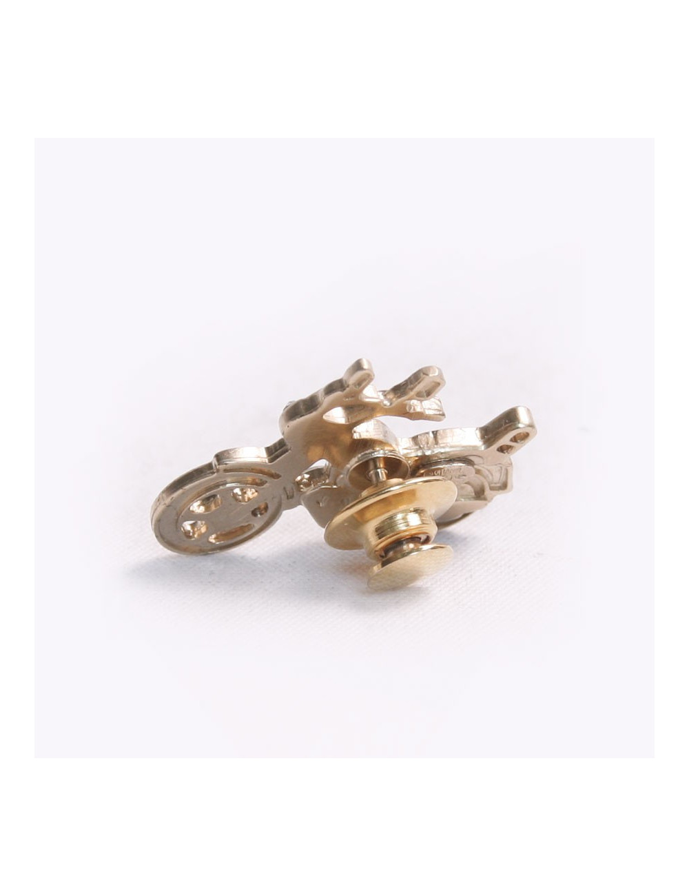 Pin' s CHANEL moto or pâle