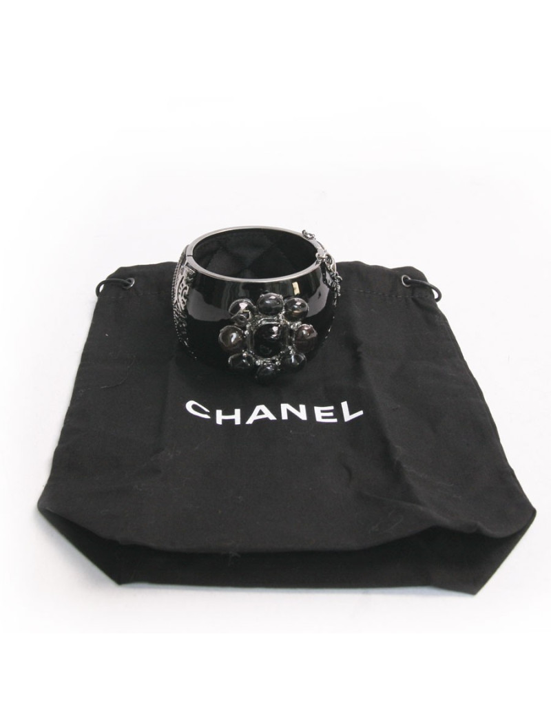 Manchette CHANEL croix pâte de verre 