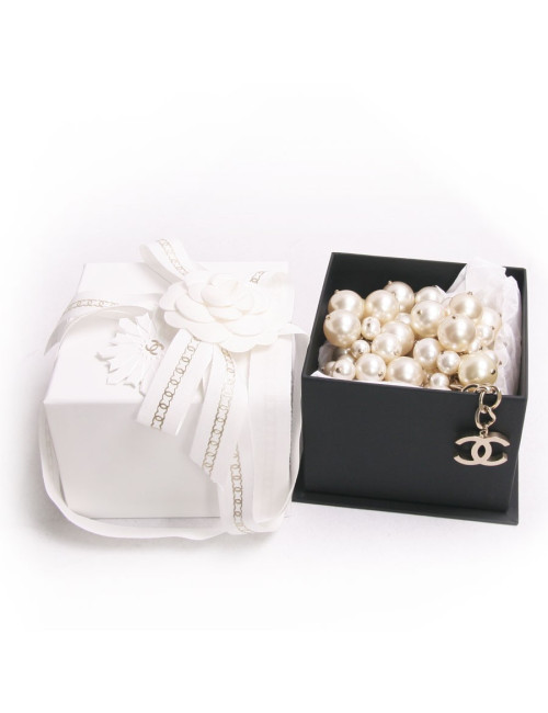 Bracelet CHANEL avec grosses perles nacrées