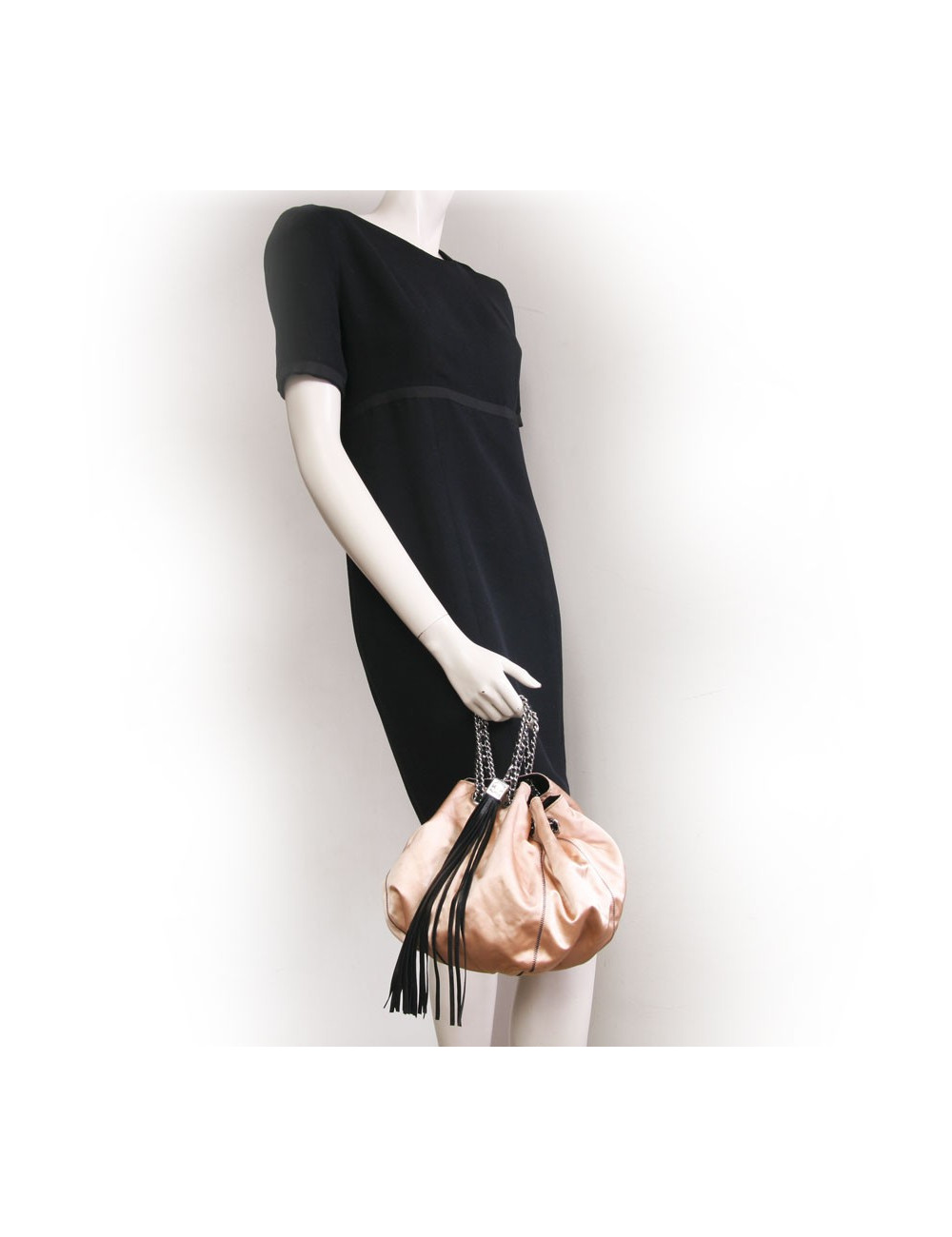 Sac besace CHANEL cuir d'agneau noir et réversible