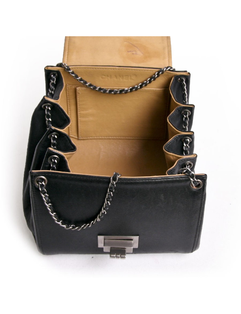 Mini sac "arcodéon" CHANEL cuir matelassé noir