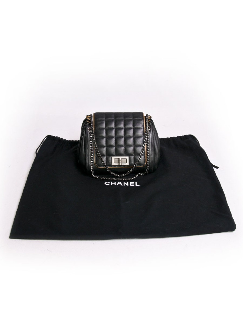 Mini sac "arcodéon" CHANEL cuir matelassé noir