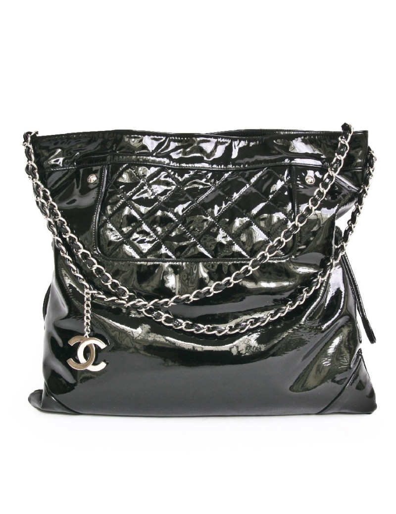 Sac besace CHANEL GM verni noir