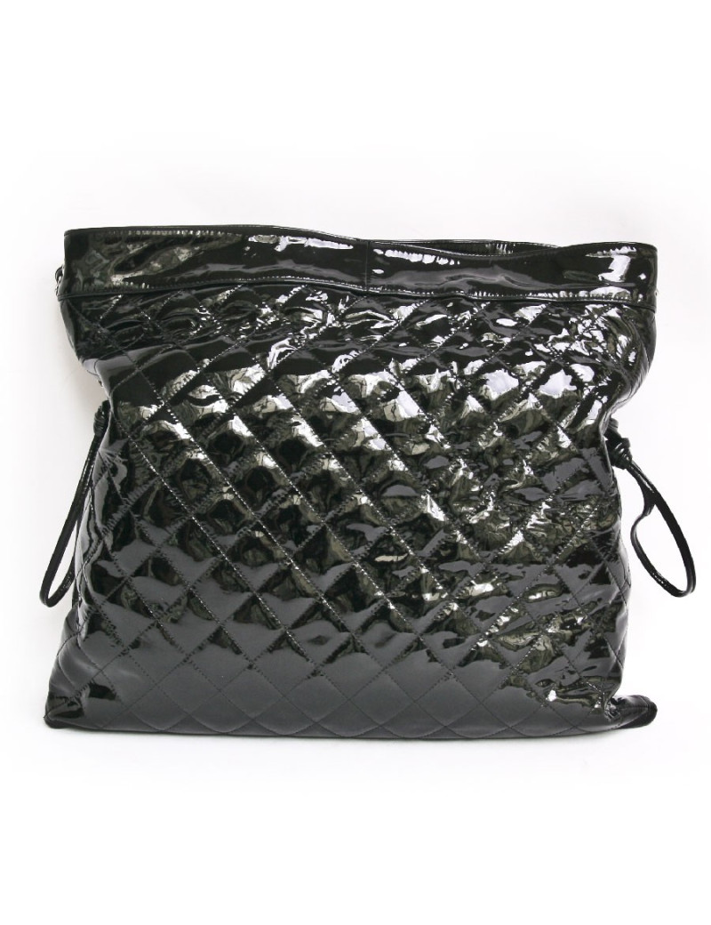 Sac besace CHANEL GM verni noir