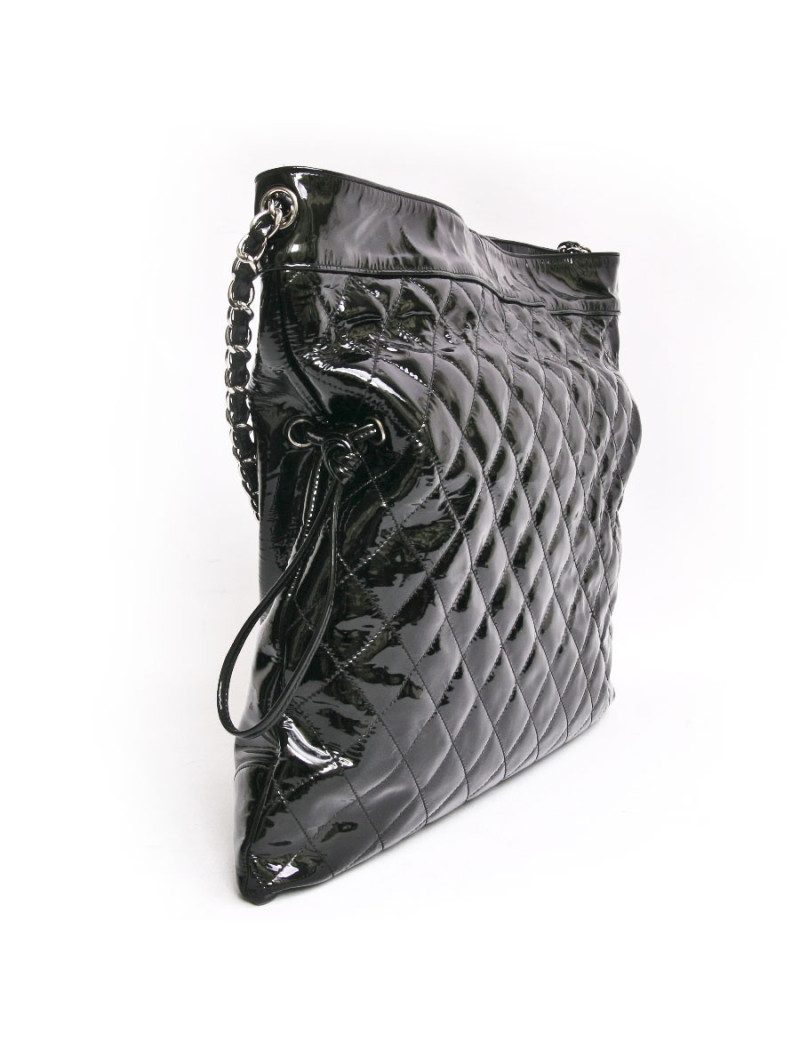 Sac besace CHANEL GM verni noir