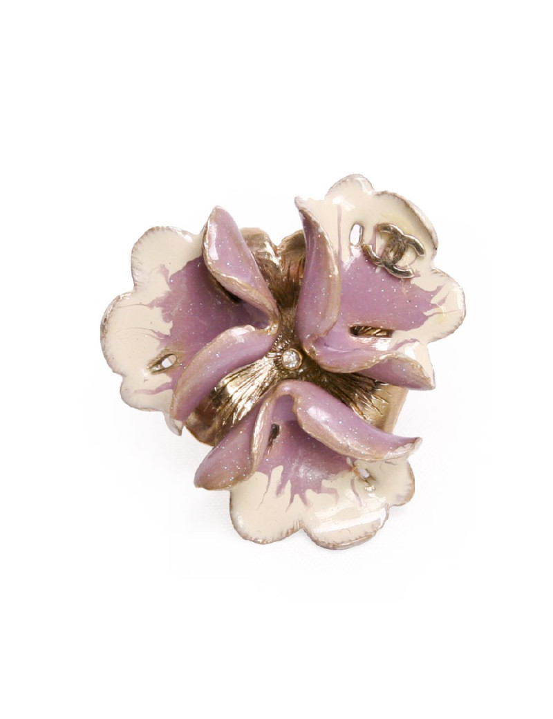 Bague Fleur CHANEL émail mauve et crème
