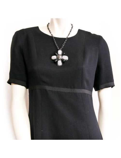 Collier bijou CHANEL pâte de verre et pane de velours gris